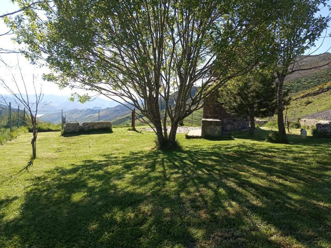 Hostal Rural La Collada de Aralla Aralla de Luna Exterior foto
